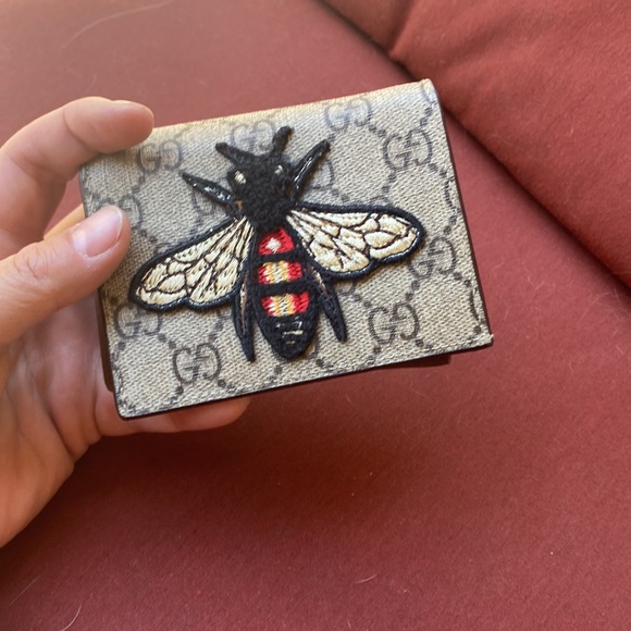 Gucci Beige Bee Embroidered Canvas & Leather small Day Backpack & Wallet - Picture 11 of 12